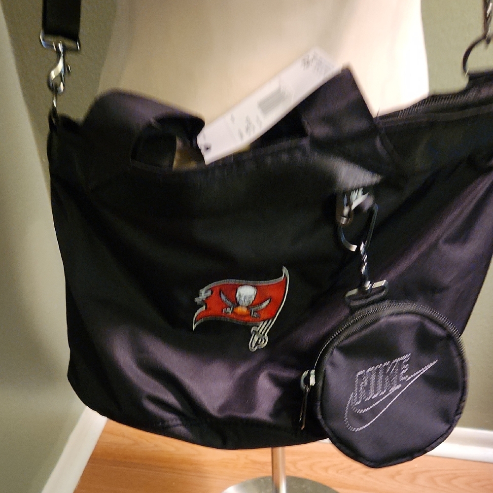 Nike Black Messenger Bag with Iconic Logo